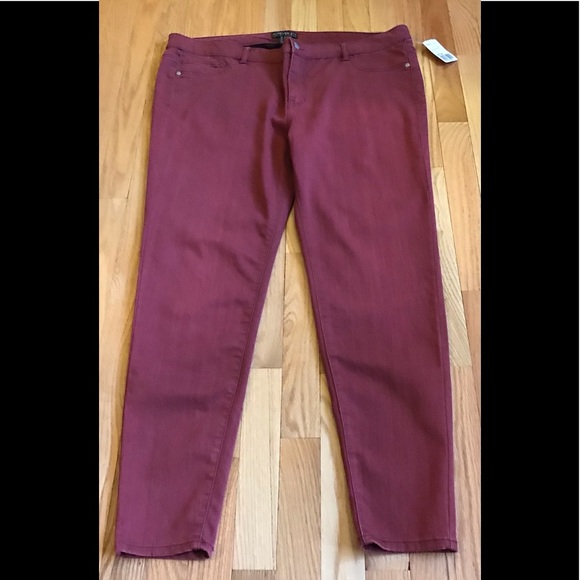 Sz 18 | Forever21 | Skinny | Red/Burgundy Jeans | NWT 💋 - Picture 1 of 7